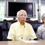 　記者会見する北海道電力泊原発３号機の再稼働に反対する市民団体の代表ら＝８日午前、北海道庁