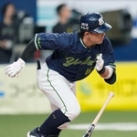 　１２回ヤクルト２死満塁、増田が中前に決勝の２点打を放つ＝京セラドーム