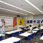 　九州電力川内原発１号機の再稼働から１０年となり、脱原発団体が開いた集会＝１１日午前、鹿児島市