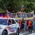 　１１日、米首都ワシントンで展開されたトランプ米大統領への抗議を示すデモ（ゲッティ＝共同）