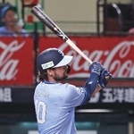 　６回西武２死一、二塁、デービスが左前に勝ち越し打を放つ＝ベルーナドーム