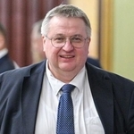 　ロシアのオベルチュク副首相（タス＝共同）