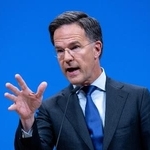 　記者会見で話す北大西洋条約機構（ＮＡＴＯ）のルッテ事務総長＝６月、ブリュッセル（ゲッティ＝共同）