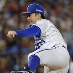 　広島戦に先発し５回３失点で１２勝目を挙げたＤｅＮＡ・東＝横浜