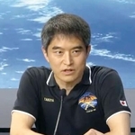 　ジョンソン宇宙センターで記者会見する大西卓哉飛行士＝２０日、米テキサス州（ＮＡＳＡの中継から・共同）