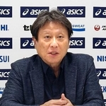 　取材に応じる、日本陸連の田崎博道専務理事＝２２日、東京都新宿区