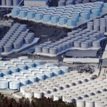 　東京電力福島第１原発の敷地に林立する保管タンク＝２０２４年２月
