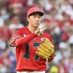 　６回途中３失点で今季初勝利を挙げた広島・常広＝マツダ