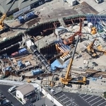 　埼玉県八潮市の道路陥没事故の現場＝７月