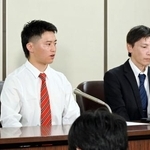 　日本スポーツ仲裁機構に仲裁を申し立て、記者会見する日大「アメリカンフットボール有志の会」の酒井佑昌さん（左）＝２６日午前、東京都千代田区