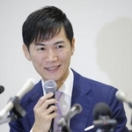 　記者会見する政治団体「再生の道」の石丸伸二代表＝２７日午前、東京都港区
