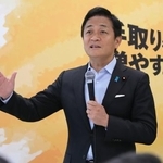 　国民民主党の両院議員総会であいさつする玉木代表＝２７日午後、国会