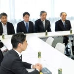 　自民党が開いた参院選総括委員会の会合。奥中央は森山幹事長＝２９日午後、東京・永田町の党本部