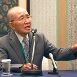 　減胎手術について記者会見する諏訪マタニティークリニックの根津八紘院長＝２９日午後、名古屋市