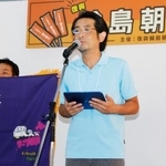 　「輪島朝市」の復興に向けた中間報告を明らかにする朝市組合の冨水長毅組合長＝３０日午後、石川県輪島市