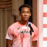　日本選手団の壮行会であいさつする男子１１０メートル障害の村竹ラシッド＝４日、東京都港区の明治記念館（代表撮影）