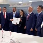 　ＪＥＲＡ（ジェラ）と米エネルギー企業のＬＮＧ販売を巡る意向書署名式＝１０日、イタリア・ミラノ