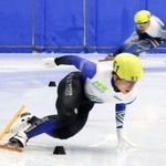 　男子１０００メートル決勝　滑走する宮田将吾＝帝産アイススケートトレーニングセンター