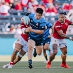 　トンガ戦で攻め込む竹内（中央）＝デンバー（（Ｃ）ＪＲＦＵ）