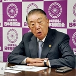 　記者会見する横綱審議委員会の大島理森委員長＝２９日、東京・両国国技館