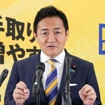 　記者会見する国民民主党の玉木代表＝３０日午前、国会