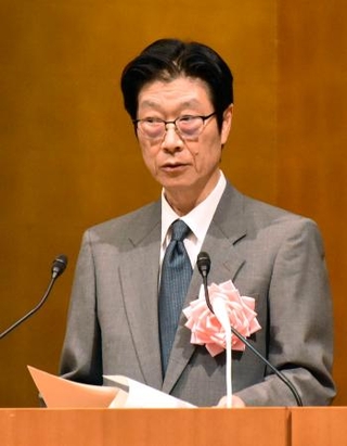 　全国証券大会であいさつする日銀の内田真一副総裁＝２日午後、東京都千代田区