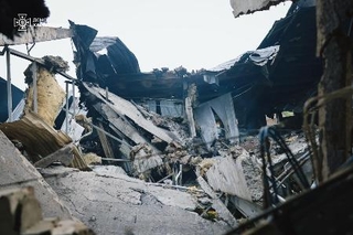 　ロシア軍の攻撃で破壊されたウクライナ東部ハルキウ州の養豚場＝３日（ウクライナ非常事態庁提供・ＡＰ＝共同）