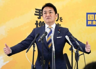 　記者会見する国民民主党の玉木代表＝７日午後、国会