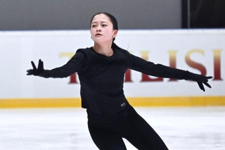 　公式練習で調整する渡辺倫果＝トビリシ（共同）