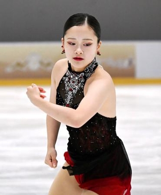 　女子ＳＰ　演技する渡辺倫果＝トビリシ（共同）