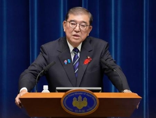 　戦後８０年に合わせ、「内閣総理大臣所感」を発表する石破首相＝１０日午後、首相官邸