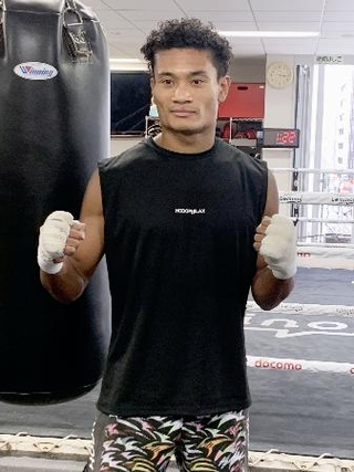 　ボクシングのＷＢＡスーパーライト級タイトルマッチに向け、練習を公開した平岡アンディ＝２８日、横浜市内の大橋ジム