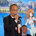 　「シン・ハママツ計画」について話す天竜浜名湖鉄道の松井宜正社長＝３日午前、静岡空港