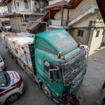 　パレスチナ自治区ガザ北部ガザ市に到着した世界保健機関（ＷＨＯ）の支援物資＝５日（ゲッティ＝共同）