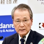 　記者会見する経団連の筒井義信会長＝６日午後、東京都千代田区