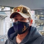 　来季続投が決まり、取材に応じる日本ハム・新庄監督＝エスコンフィールド