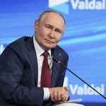 　２日、ロシア南部ソチで開催された「ワルダイ会議」に参加したプーチン大統領（タス＝共同）