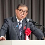 　連合の定期大会であいさつする石破首相＝７日午前、東京都新宿区