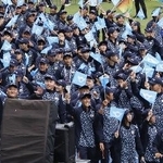 　９月の総合開会式で入場行進する滋賀県選手団＝平和堂ＨＡＴＯスタジアム