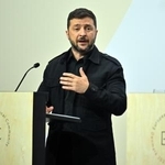 　記者会見するウクライナのゼレンスキー大統領＝２日、デンマークのコペンハーゲン（ゲッティ＝共同）