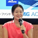 　記者会見する女子テニスの園部八奏＝８日、大阪市住之江区