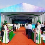 　都市鉄道の建設着工式典会場＝９日、ベトナム・ハノイ（共同）