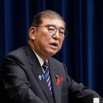 　戦後８０年に合わせた先の大戦に関する「内閣総理大臣所感」を発表する石破首相。政治が軍事に優越する「文民統制」の重要性を強調した＝１０日午後、首相官邸