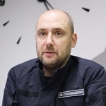 　インタビューに答えるウクライナ鉄道の旅客責任者、オレフ・ホロワシチェンコ氏＝キーウ（共同）