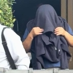 　任意同行される近藤正仁容疑者＝１３日午前８時３０分ごろ、福岡県宇美町