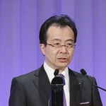 　第７８回新聞大会であいさつする中村史郎日本新聞協会会長＝１５日午後、東京都内