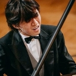 　第１９回ショパン国際ピアノ・コンクールの３次予選で演奏する牛田智大さん＝１６日、ワルシャワ（（Ｃ）Ｗ．Ｇｒｚｅｄｚｉｎｓｋｉ／ＮＩＦＣ提供・共同）