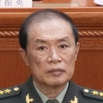 　何衛東氏
