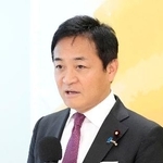 　国民民主党の両院議員懇談会で発言する玉木代表＝１７日午前、国会