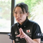 　自転車トラック種目の世界選手権開幕を前に、意気込みを語る佐藤水菜＝２１日、サンティアゴ（共同）